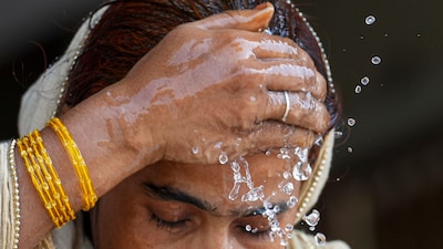 Can a Person Survive in 36 Degree Weather