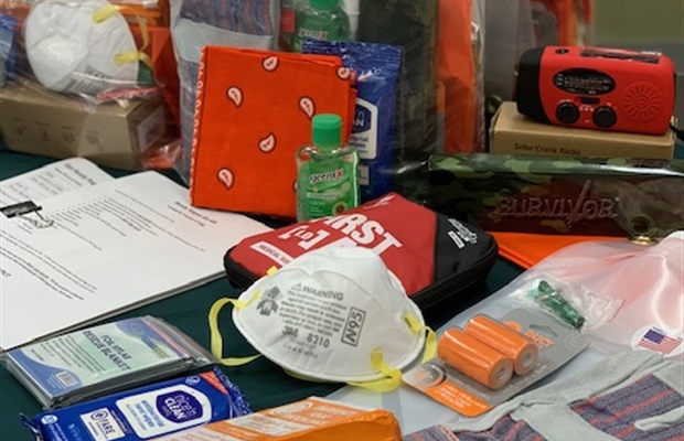 What is in a Basic Survival Kit