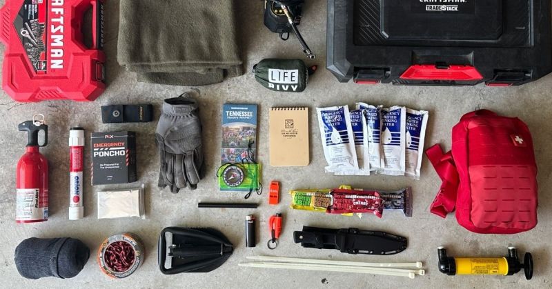 What to Have in a Car Survival Kit: Essential Items