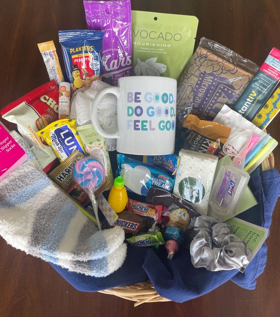 What to Put in a Finals Survival Kit for Girlfriend: Ultimate Essentials